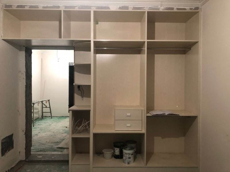 家裝柜子是請(qǐng)木工打柜子好還是全屋定制柜子好，哪種更劃算